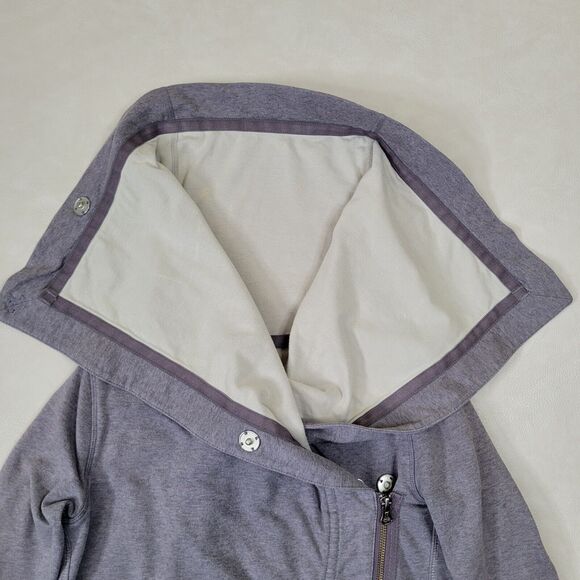 Lululemon Size 4 Asymmetrical Zip Jacket Gray Cotton Blend Sweatshirt Stlye - Picture 3 of 16